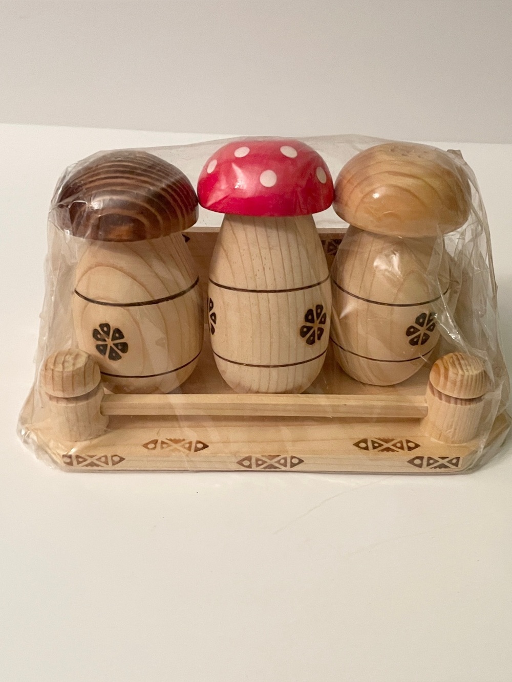 Vintage Wooden Mushroom Salt Pepper Shaker Toothpick Holder Set - Picture 10 of 14